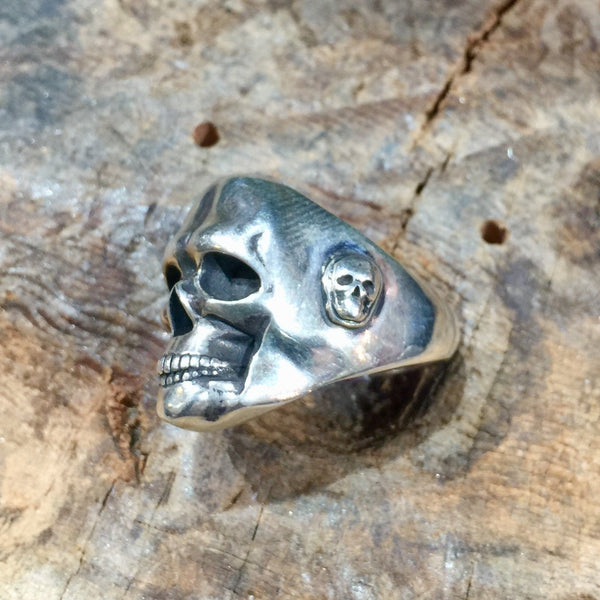 Skull Ring – Boutique du Vampyre