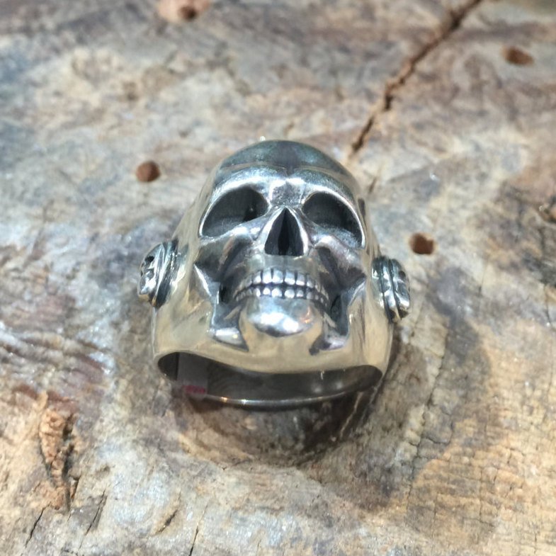 Buy Silver Stainless Steel Hallowed Jaw Cracked Skull Ring Online - INOX  Jewelry - Inox Jewelry India