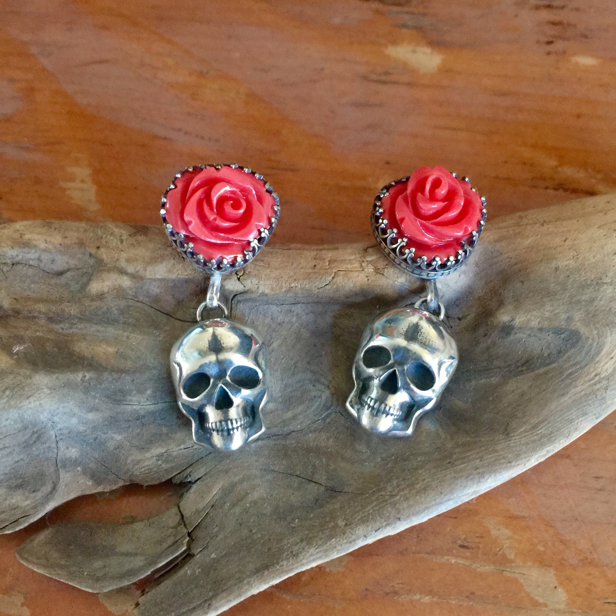 E281 Red Rose and Skull Earrings