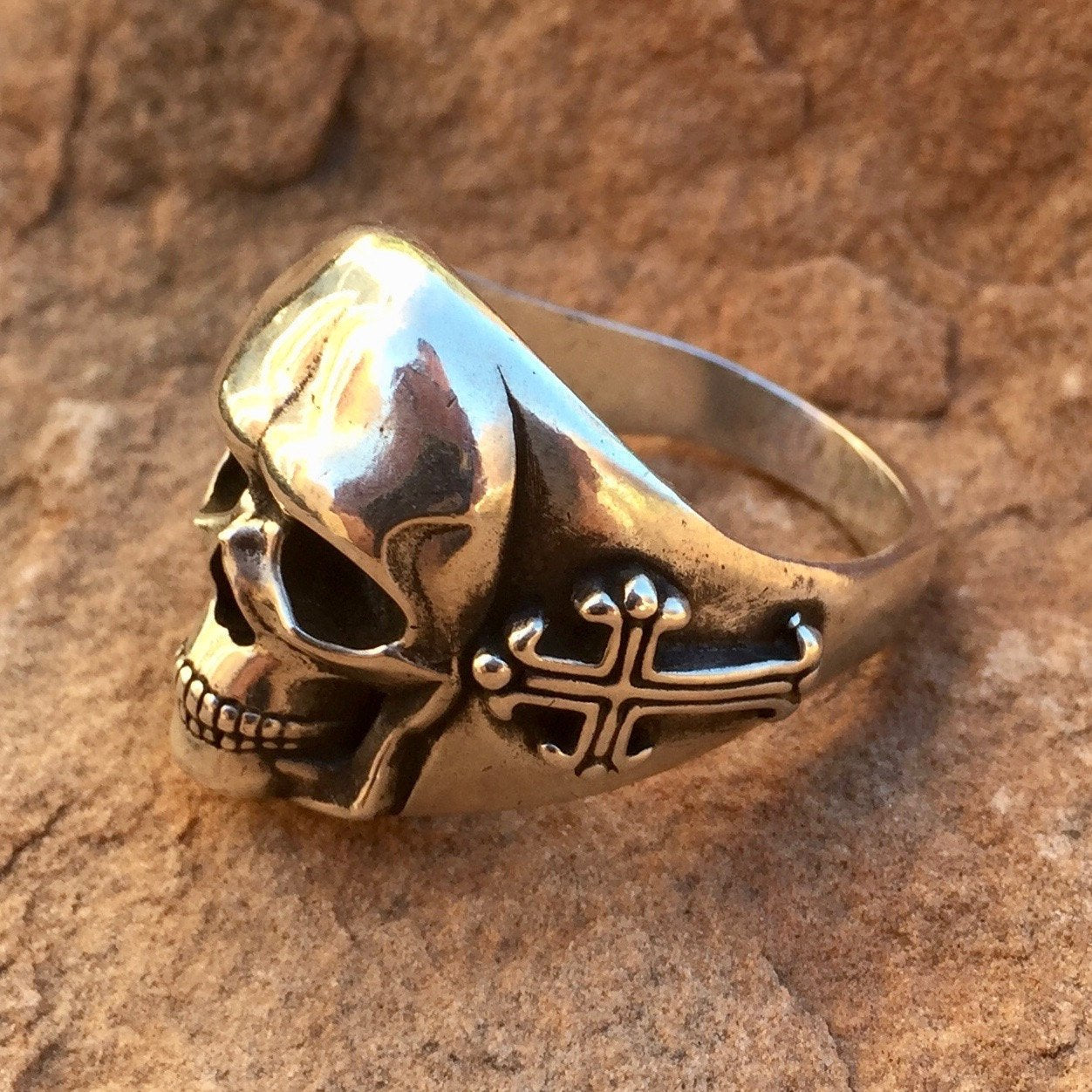 R56 Large 25mm Skull with Cross Ring