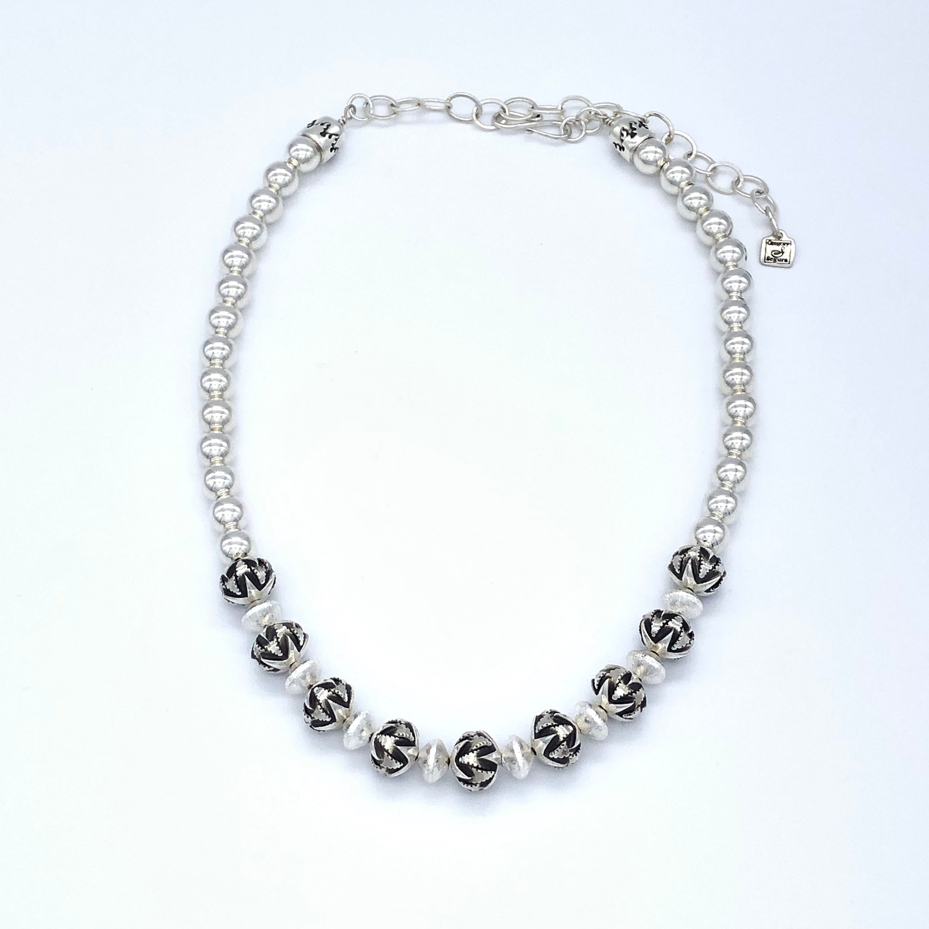 Santa Fe Pearls Nine Star Bead Necklace